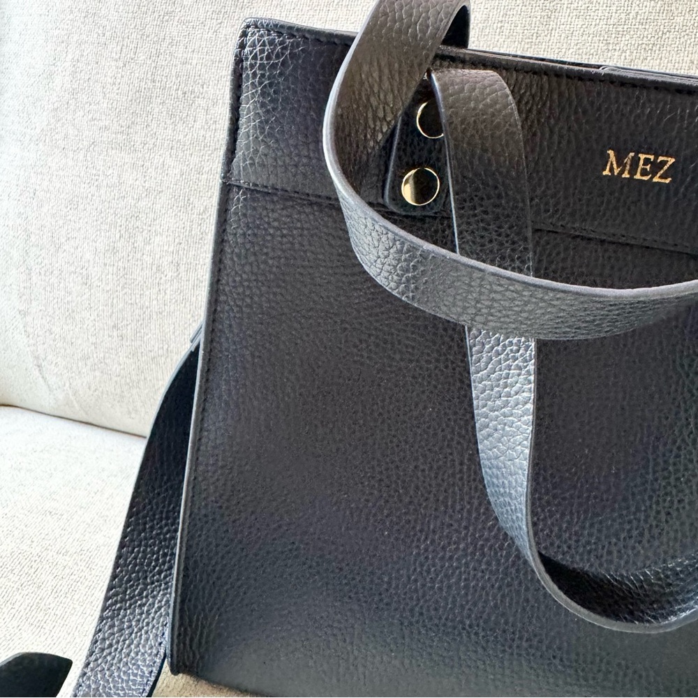 Mark & Graham Essential Leather Tote Navy Monogram MEZ - Picture 5 of 12